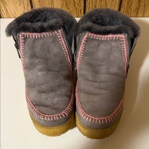Cozy Gray and Pink Women's Shoes